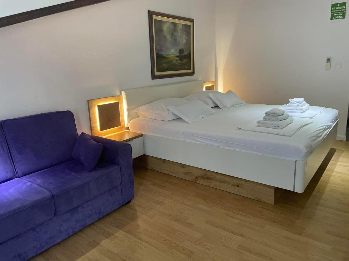 Dela Bed and Breakfast Χβαρ Εξωτερικό φωτογραφία
