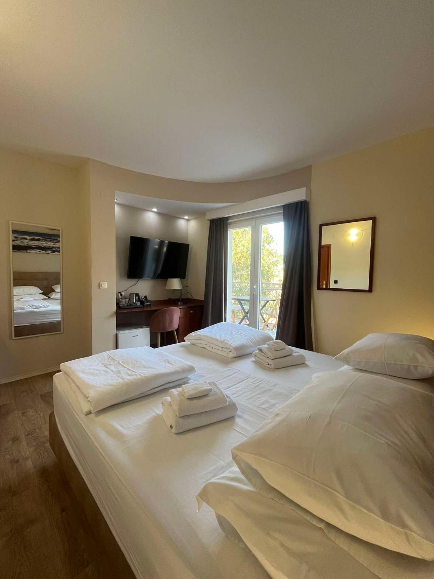 Dela Bed and Breakfast Χβαρ Εξωτερικό φωτογραφία
