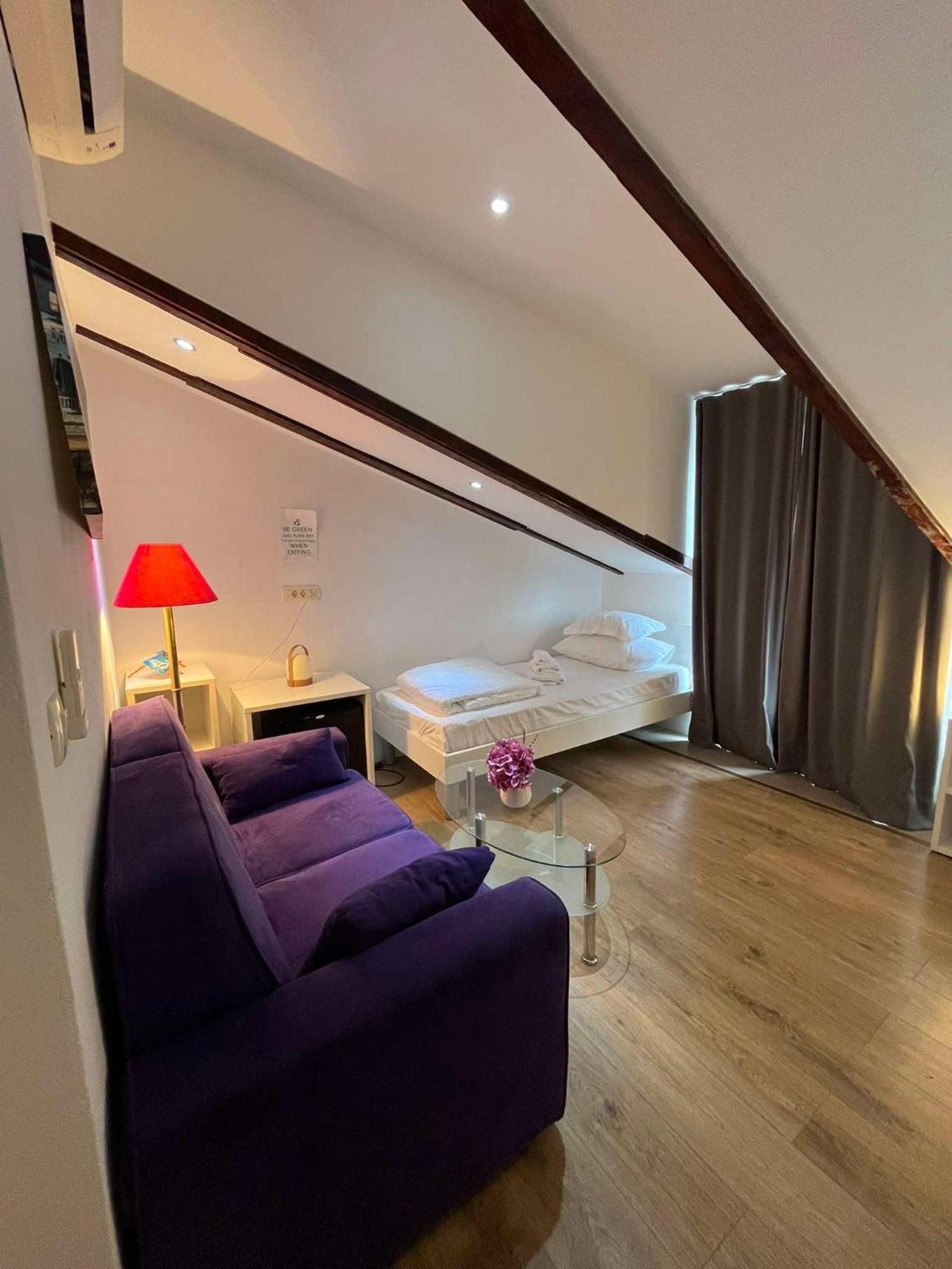 Dela Bed and Breakfast Χβαρ Εξωτερικό φωτογραφία