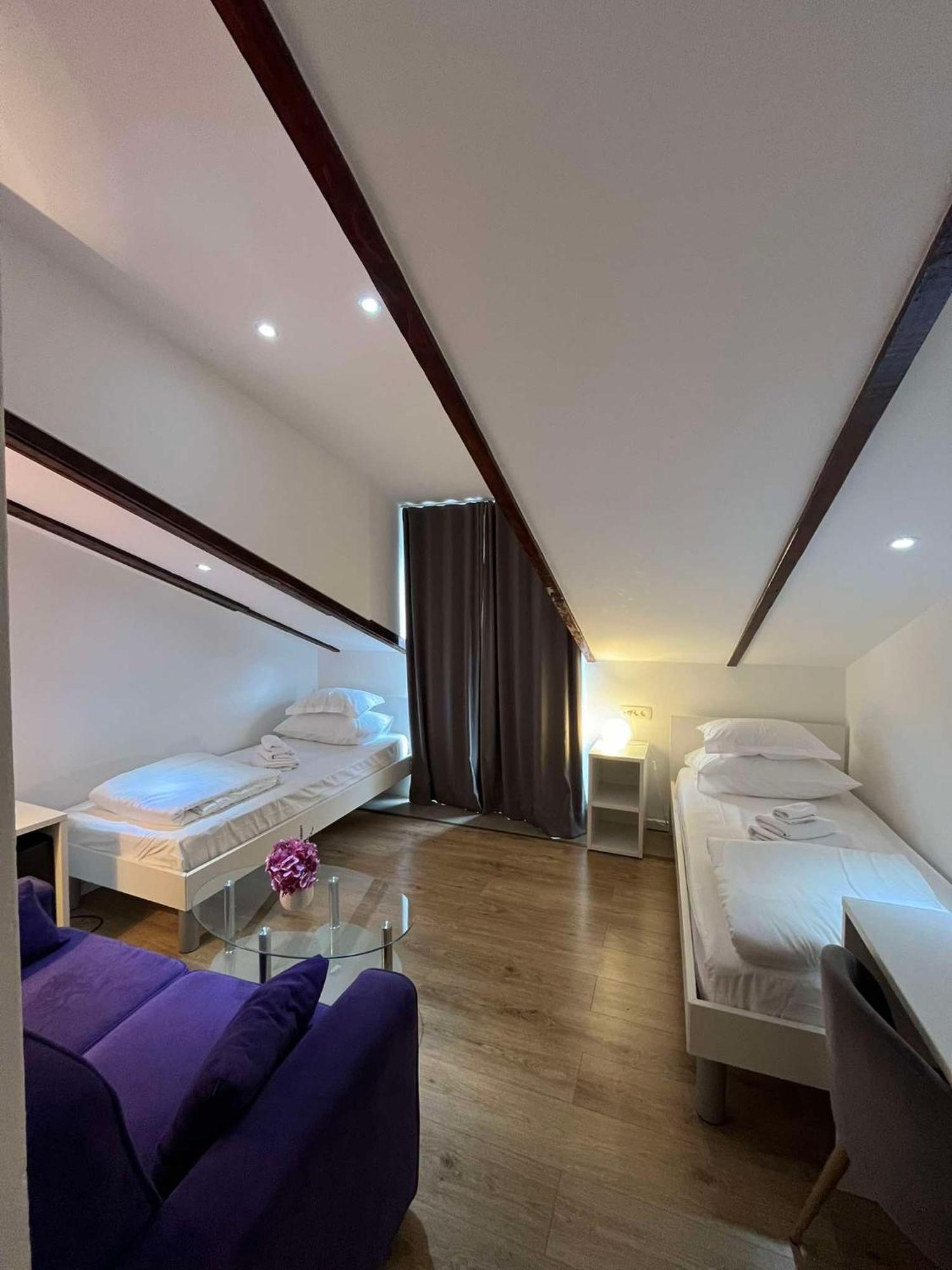 Dela Bed and Breakfast Χβαρ Εξωτερικό φωτογραφία