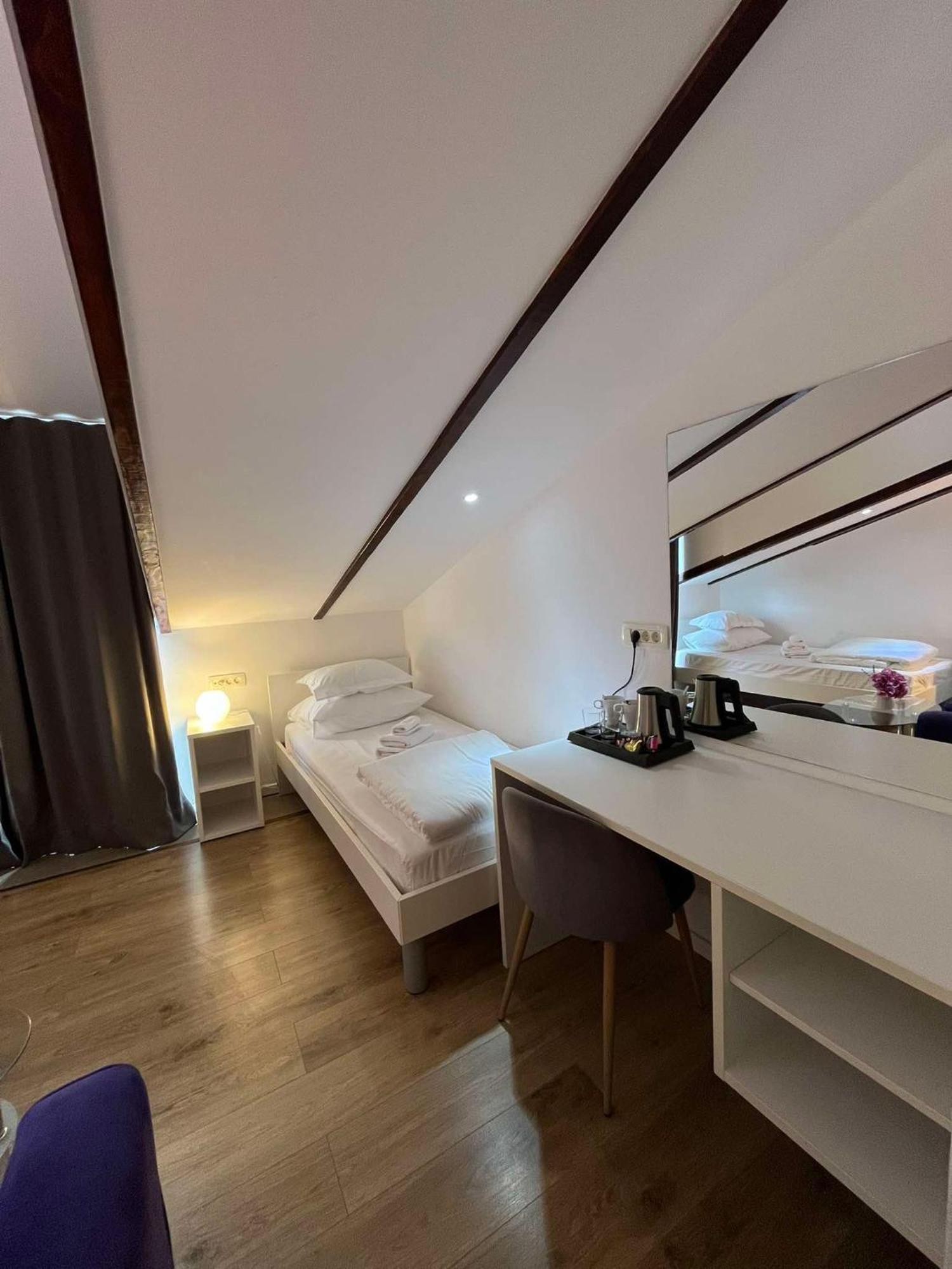 Dela Bed and Breakfast Χβαρ Εξωτερικό φωτογραφία
