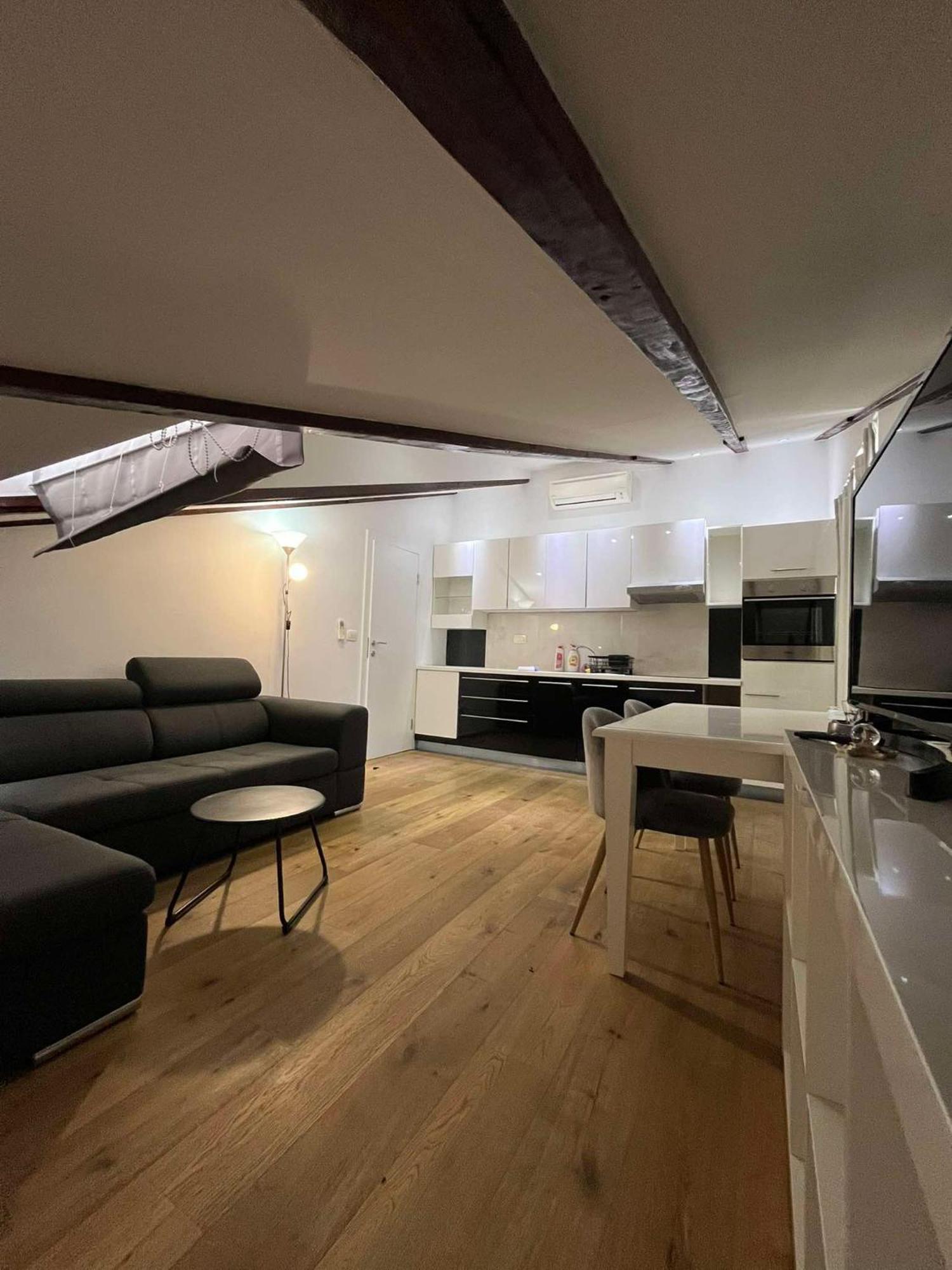 Dela Bed and Breakfast Χβαρ Εξωτερικό φωτογραφία