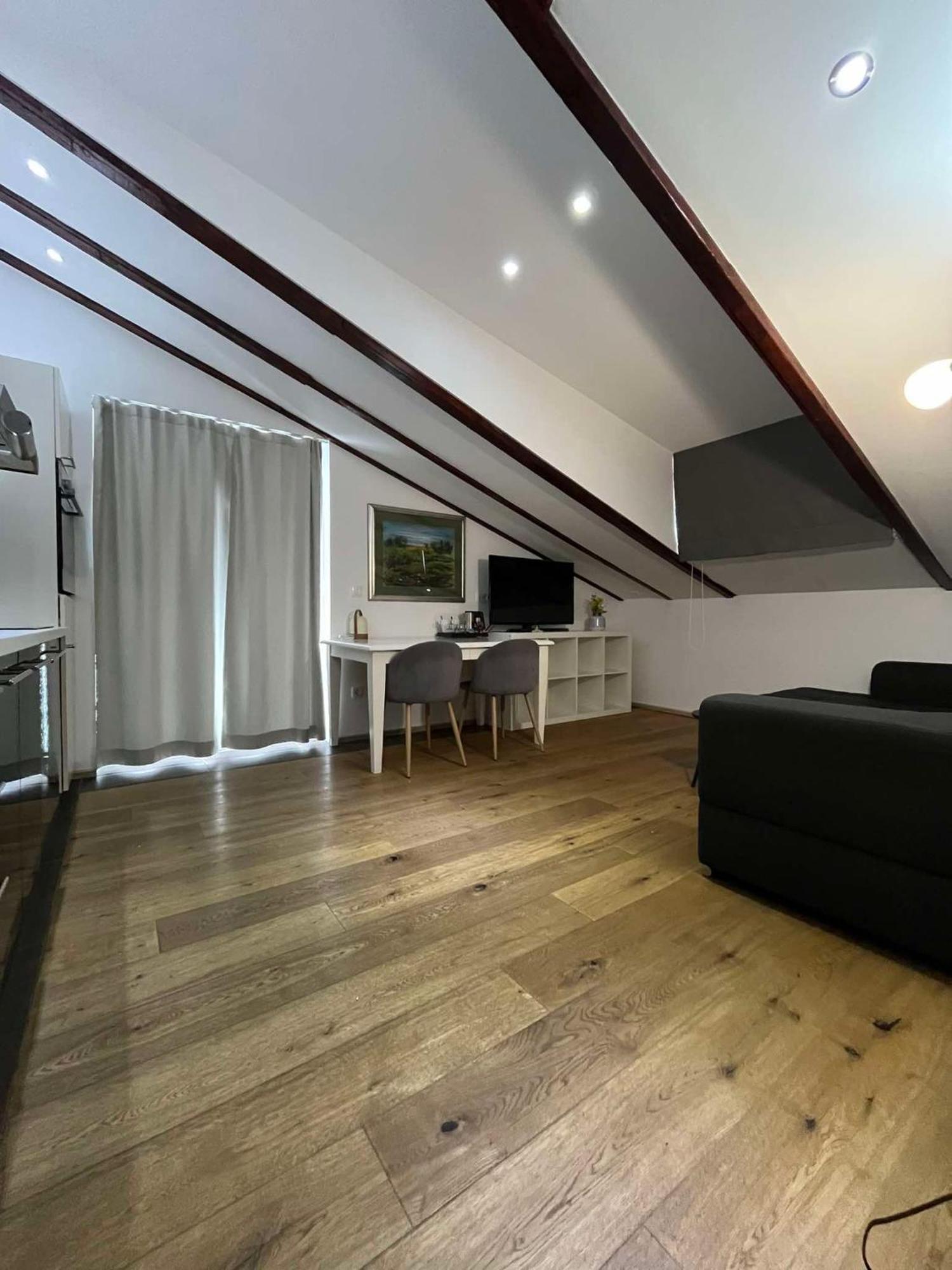 Dela Bed and Breakfast Χβαρ Εξωτερικό φωτογραφία