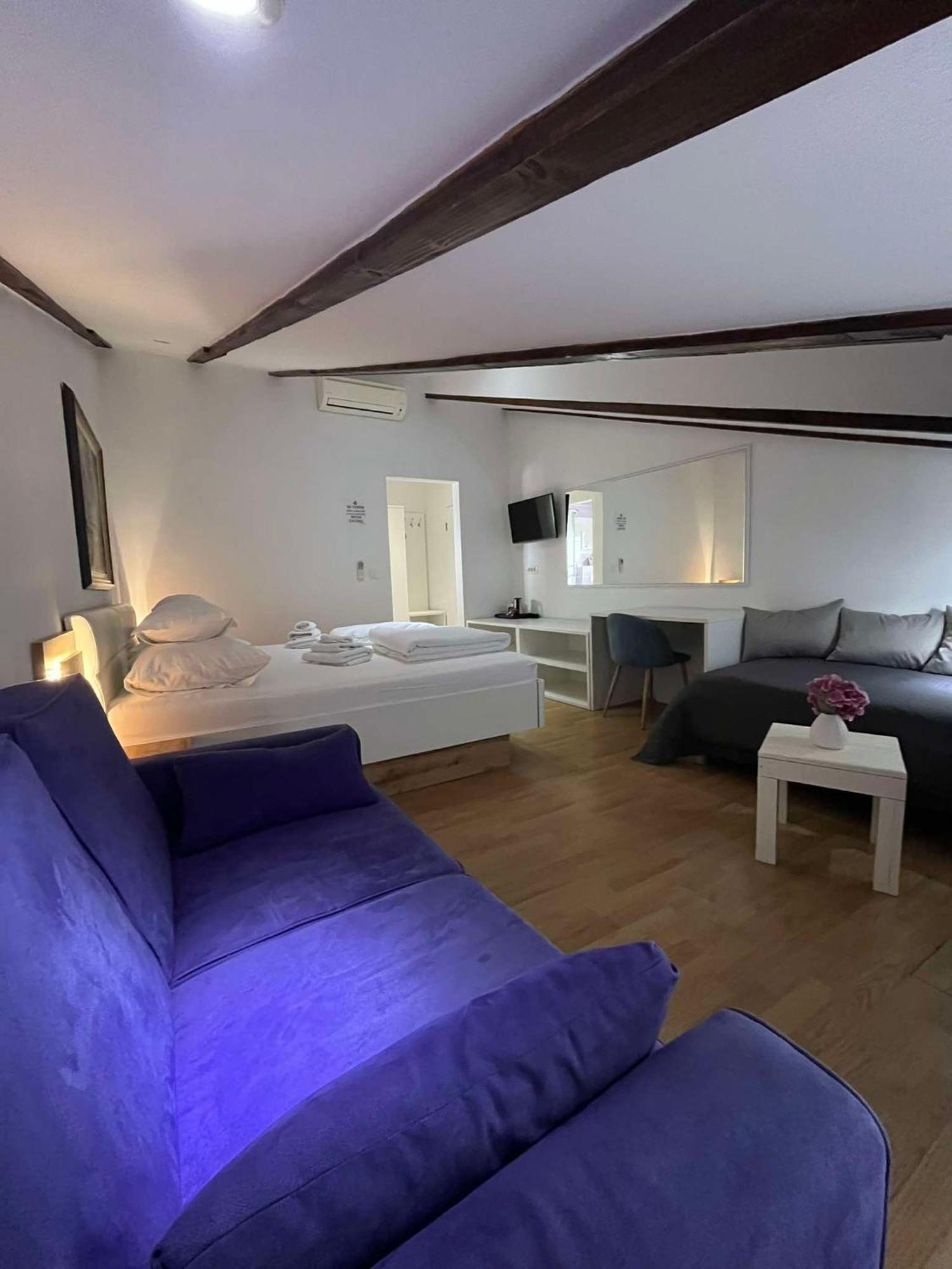 Dela Bed and Breakfast Χβαρ Εξωτερικό φωτογραφία