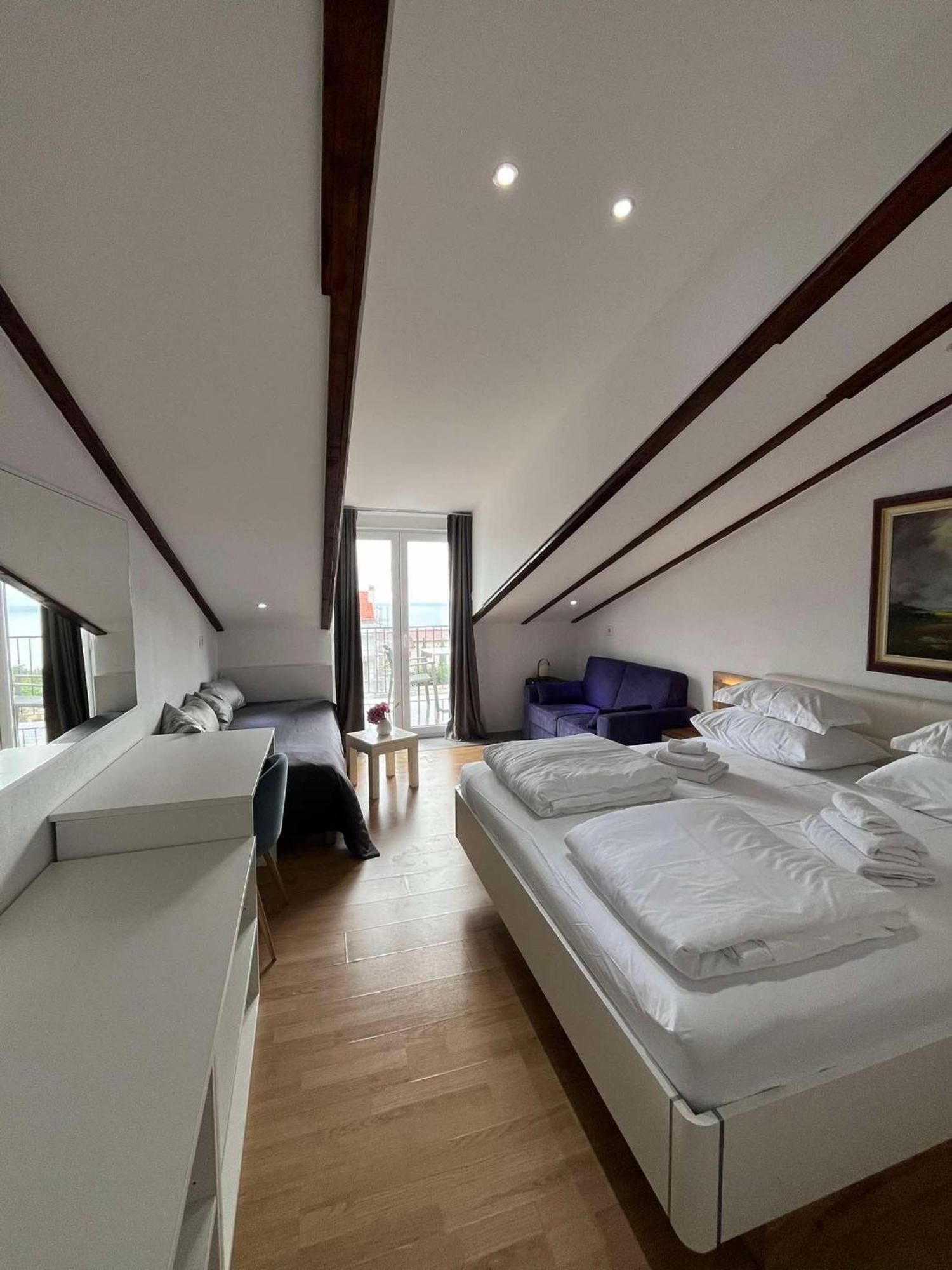 Dela Bed and Breakfast Χβαρ Εξωτερικό φωτογραφία